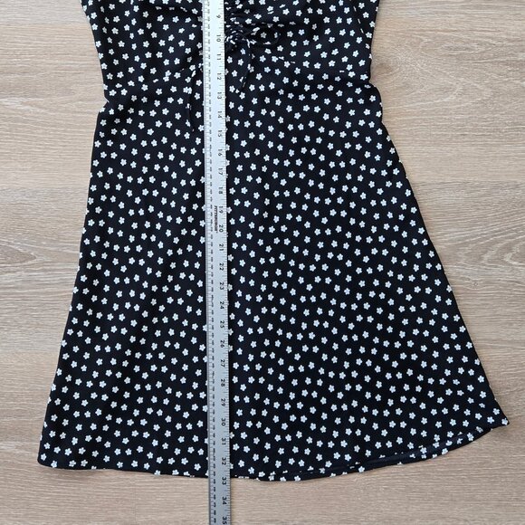 Levi's Skylar Flutter Sleeve Dress Princess Neckline Tie Detail Black Size Small - Picture 9 of 16